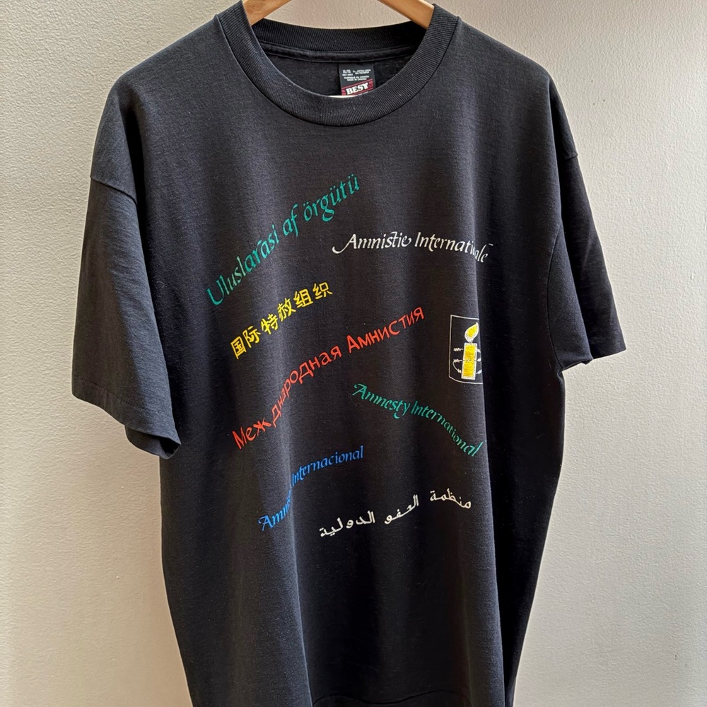 Amnesty International VTG 90s black Screen Stars t-shirt XL Made in Canada